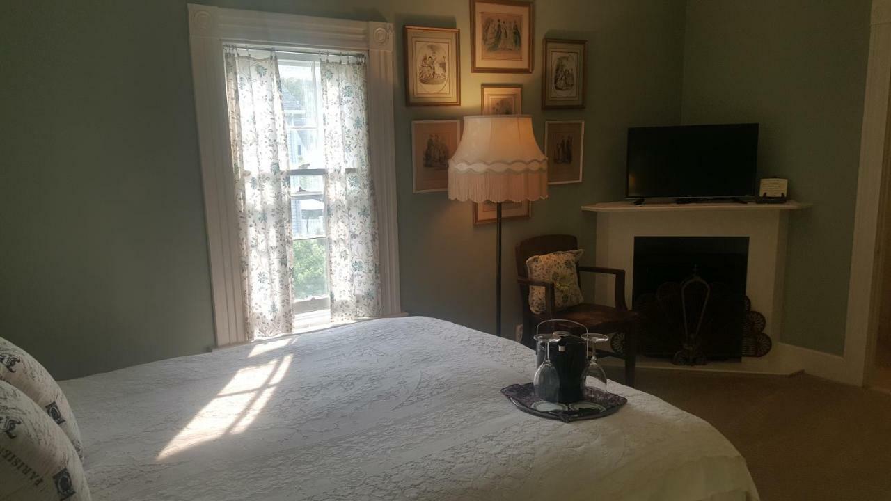 Bushnell House Уестбрук Екстериор снимка